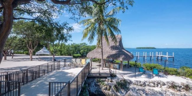 Key Largo Lighthouse wedding by Ceremonies By Kat